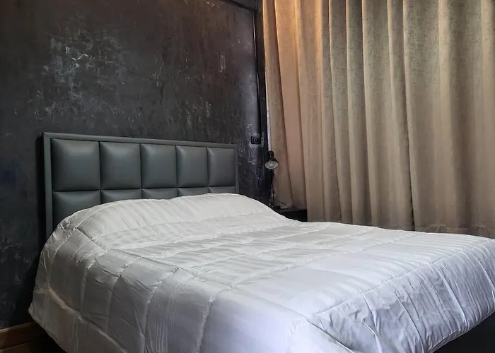 Apartment Auntythong House *